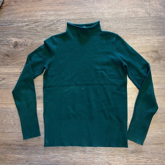 French Connection size small hunter green sweater - Picture 1 of 3